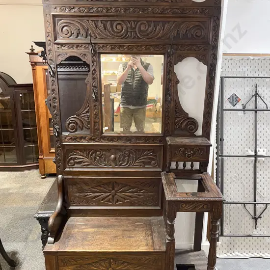 Arts & Crafts Oak Hallstand with Centralised Mirror & Seated Compartment