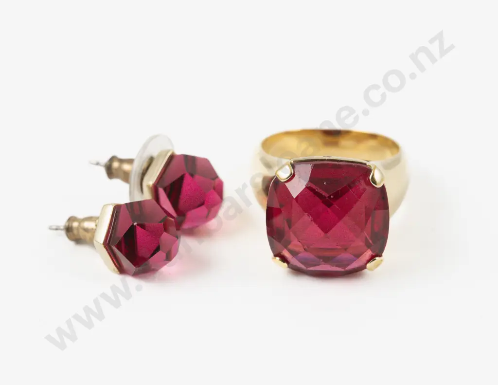 Swarovski Red Crystal Dress Ring with Matching Stud Earrings Image 1++