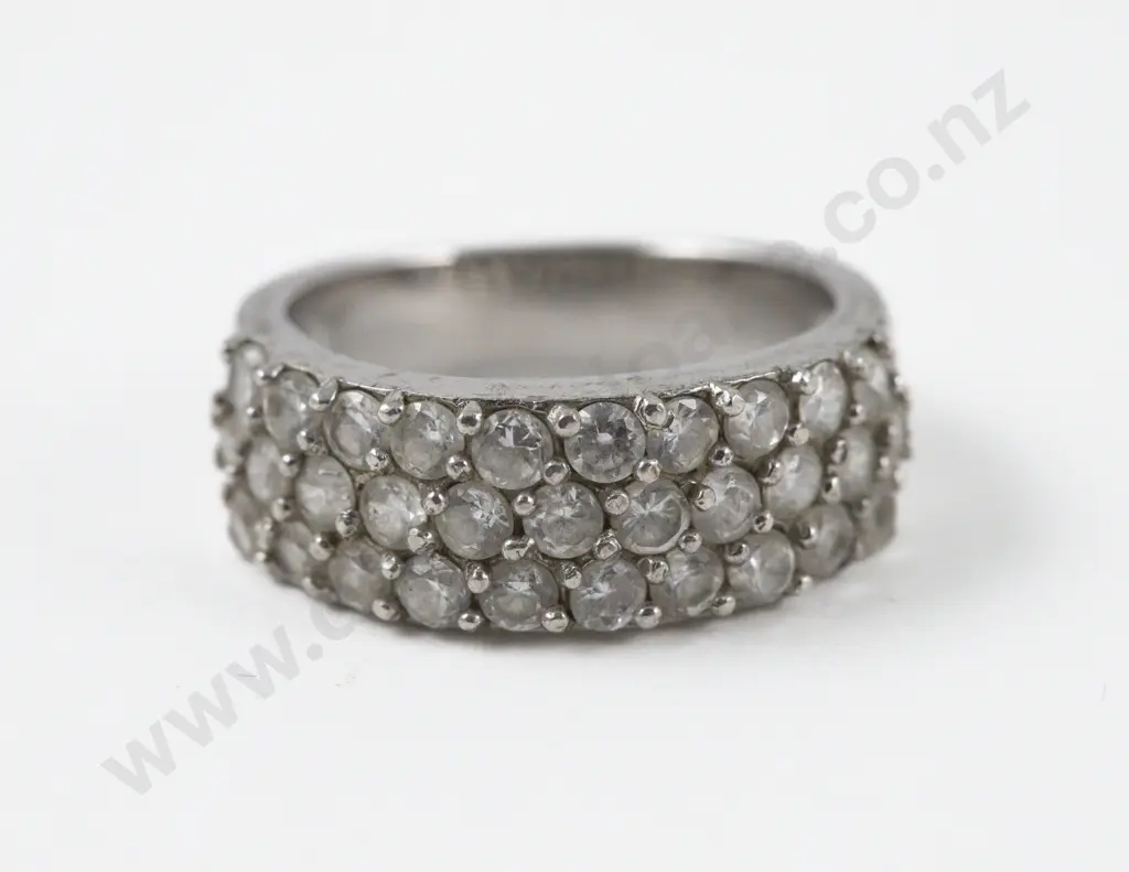 S/S 31Stone Clear Crystal Band Ring Image 1++