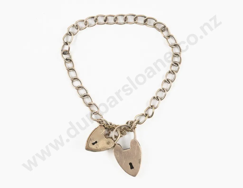 9ct Fine Curb Link Bracelet with Heart Padlock Clasp Image 1++