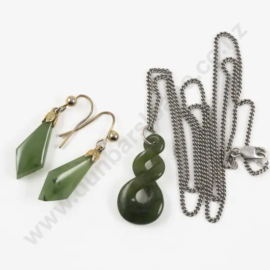 Green Stone Pendant on S/S Neck Chain with Pair of Earrings