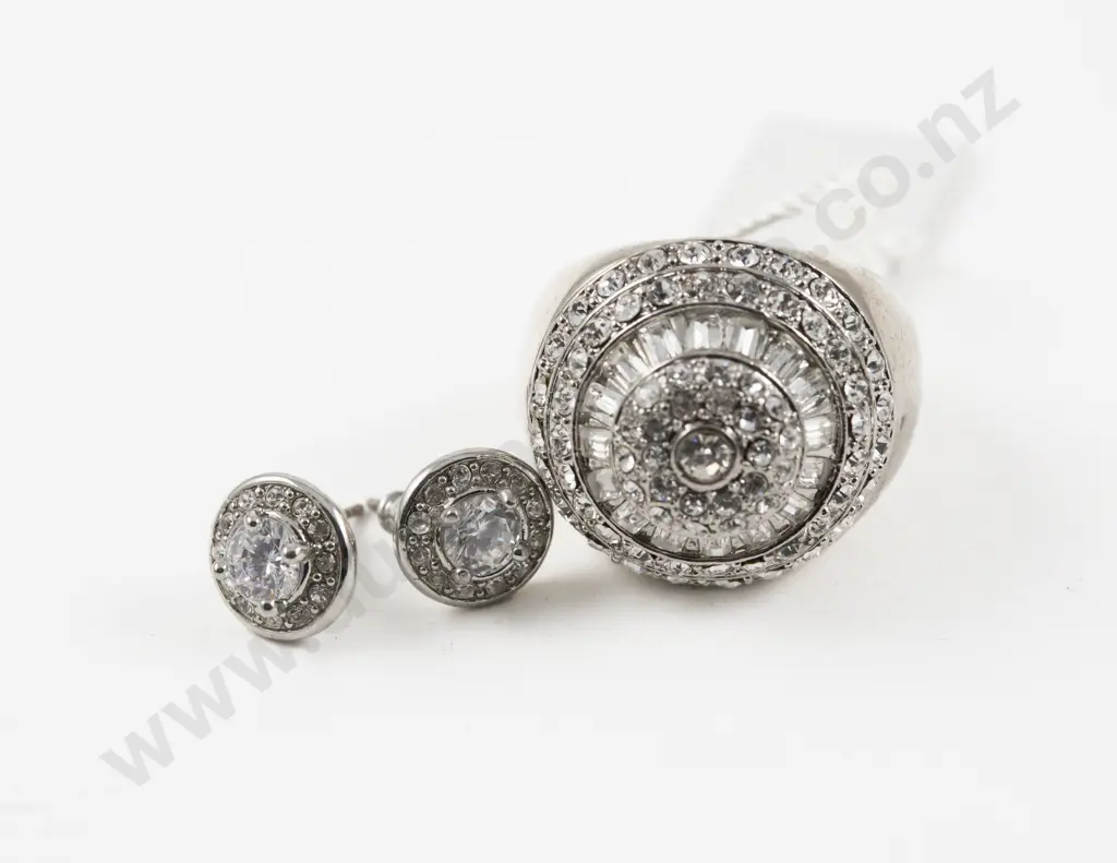 Oroton Clear Crystal Dress Ring with Matching Earrings Image 1++