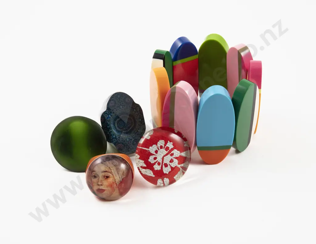 Multi Coloured Oval Panel Resin Bracelet with Four Rings Image 1++