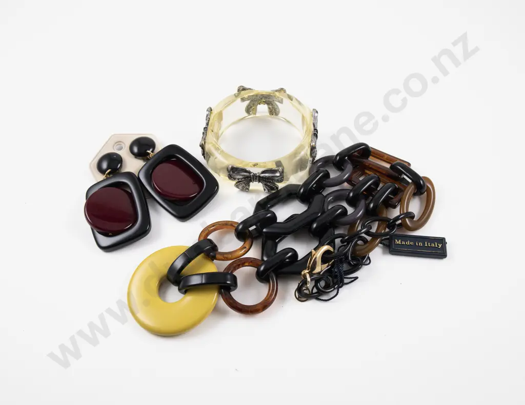 Luisa Spagnoli Interlocking Necklace with Trelise Cooper Bow Bangle and Pair Earrings Image 1++
