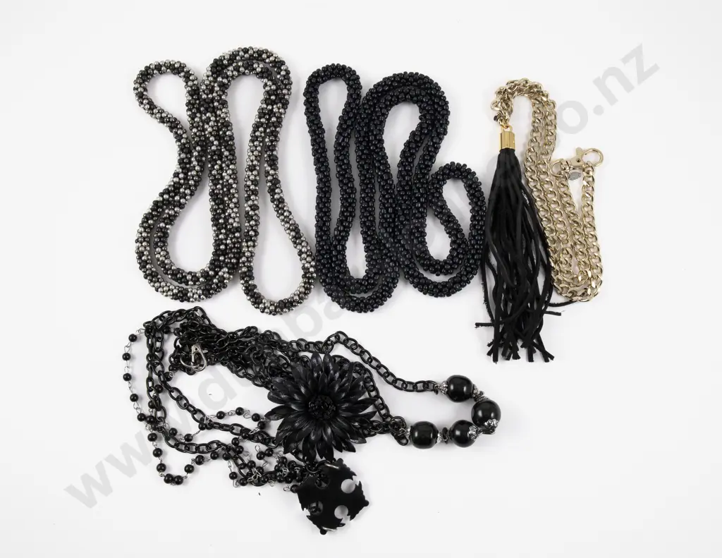 Four Costume Jewellery Fancy Necklaces Image 1++