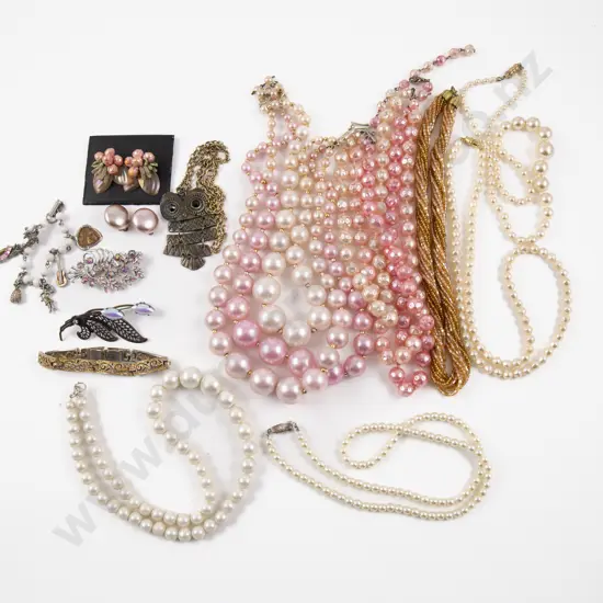 Collection of Assorted Costume Jewellery