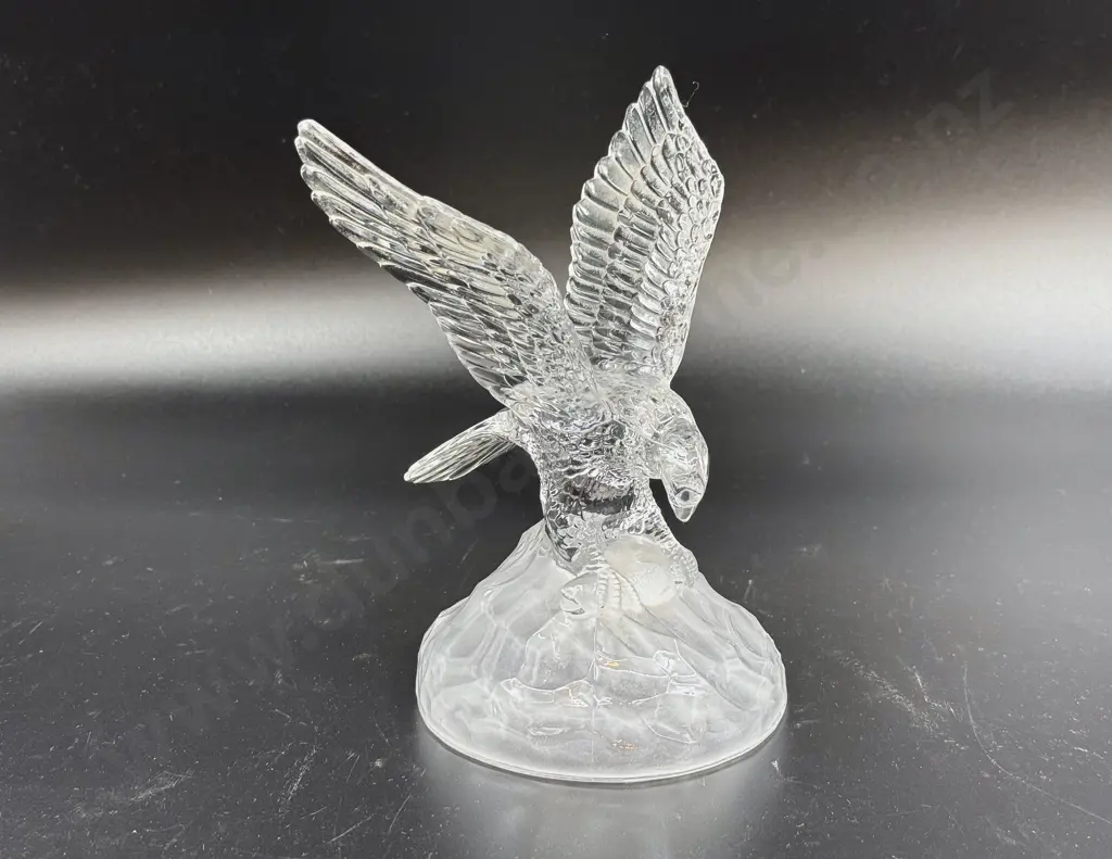 Glass Eagle Paperweight Image 1++