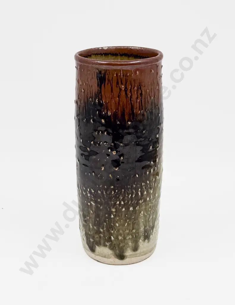 Pottery Vase Image 1++