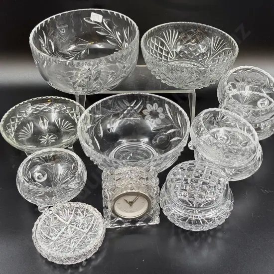 Small Qty of Assorted Crystal & Glassware