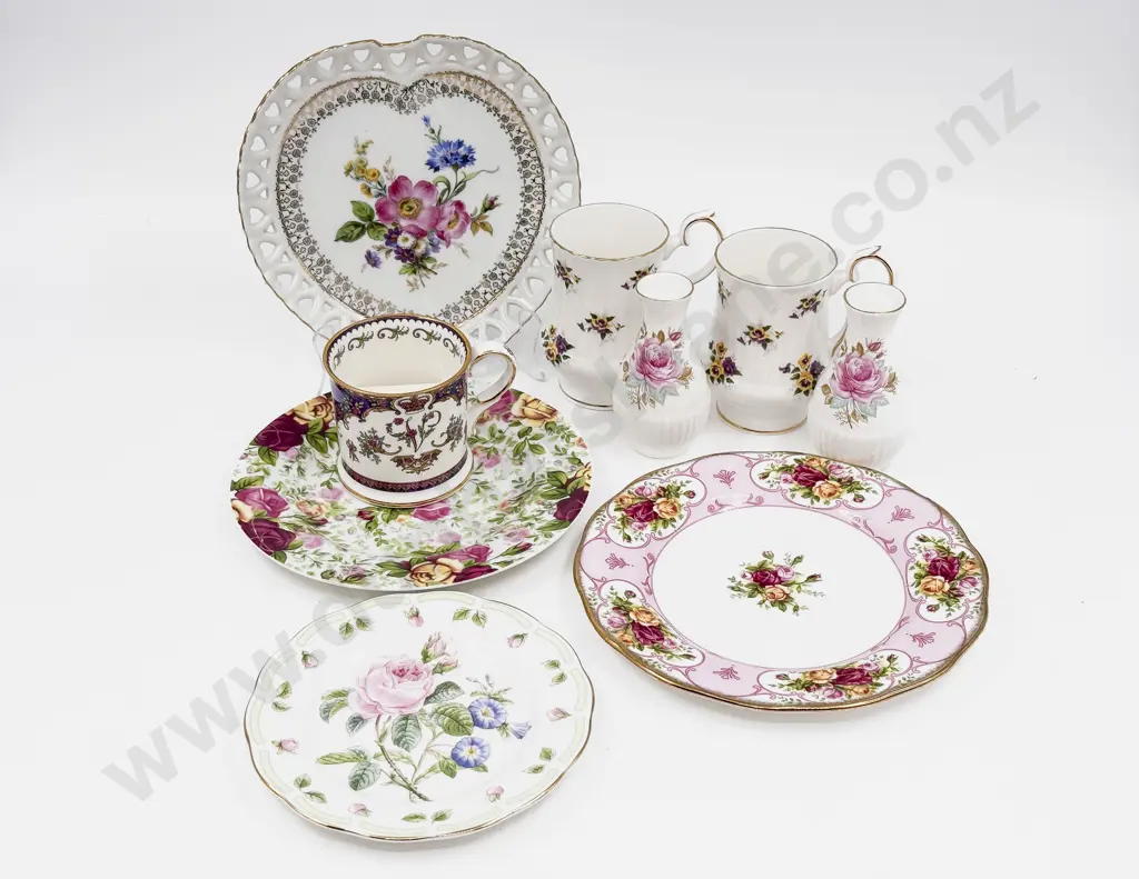 Small Qty of Assorted Fancy China Image 1++
