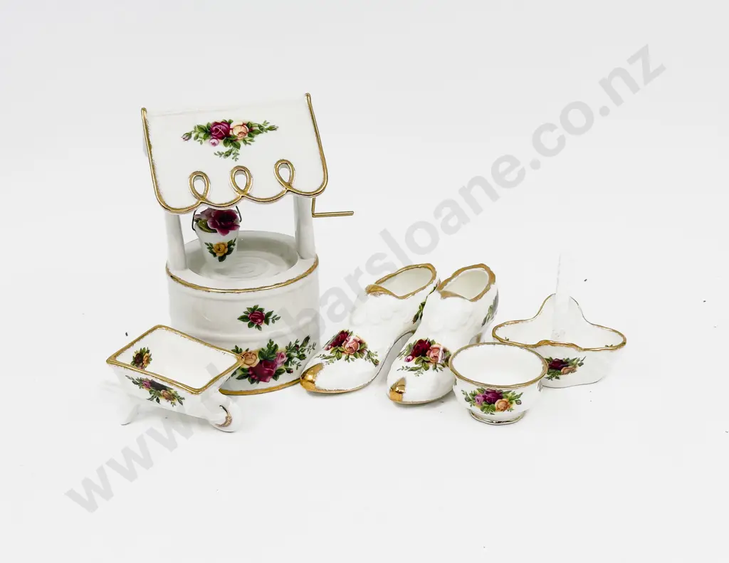 Royal Albert "Old Country Roses" Pattern Musical Well & Other Ornaments Image 1++