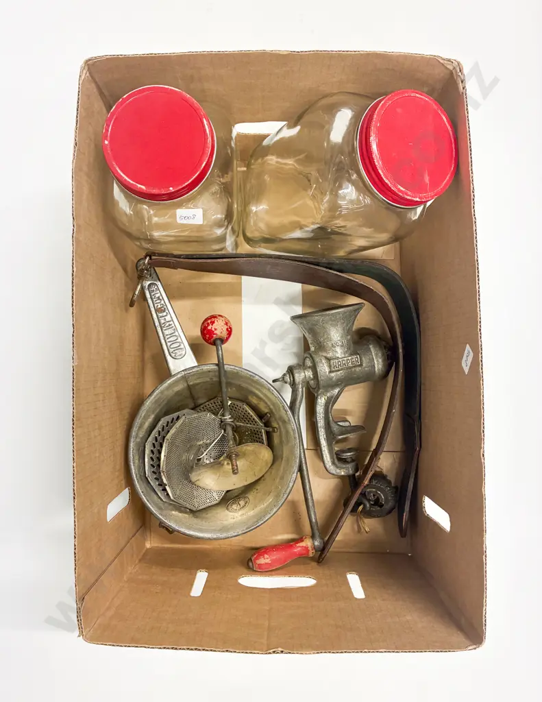 Box Qty of Assorted Vintage Kitchenalia Image 1++