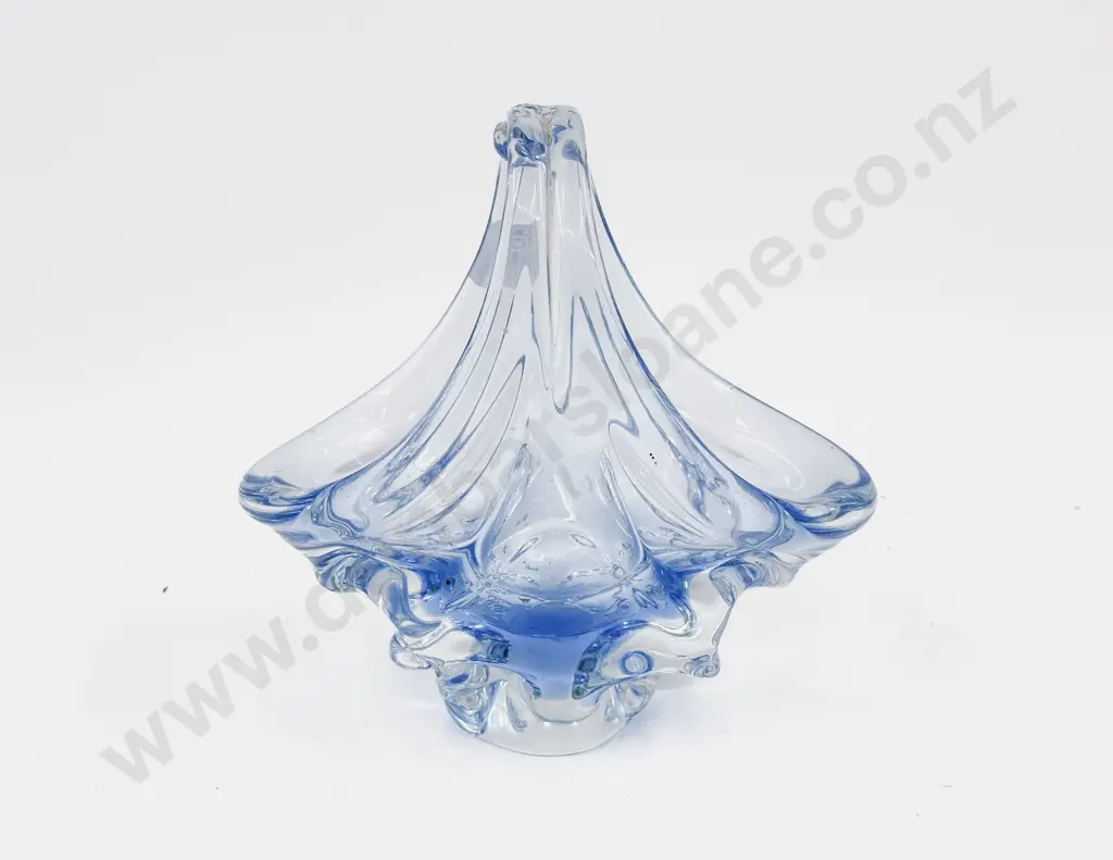 Art Glass Basket Image 1++