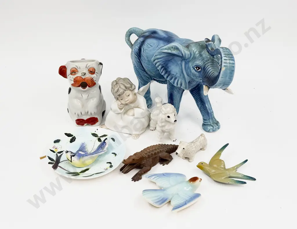 Qty of Assorted Animal Ornaments etc Image 1++
