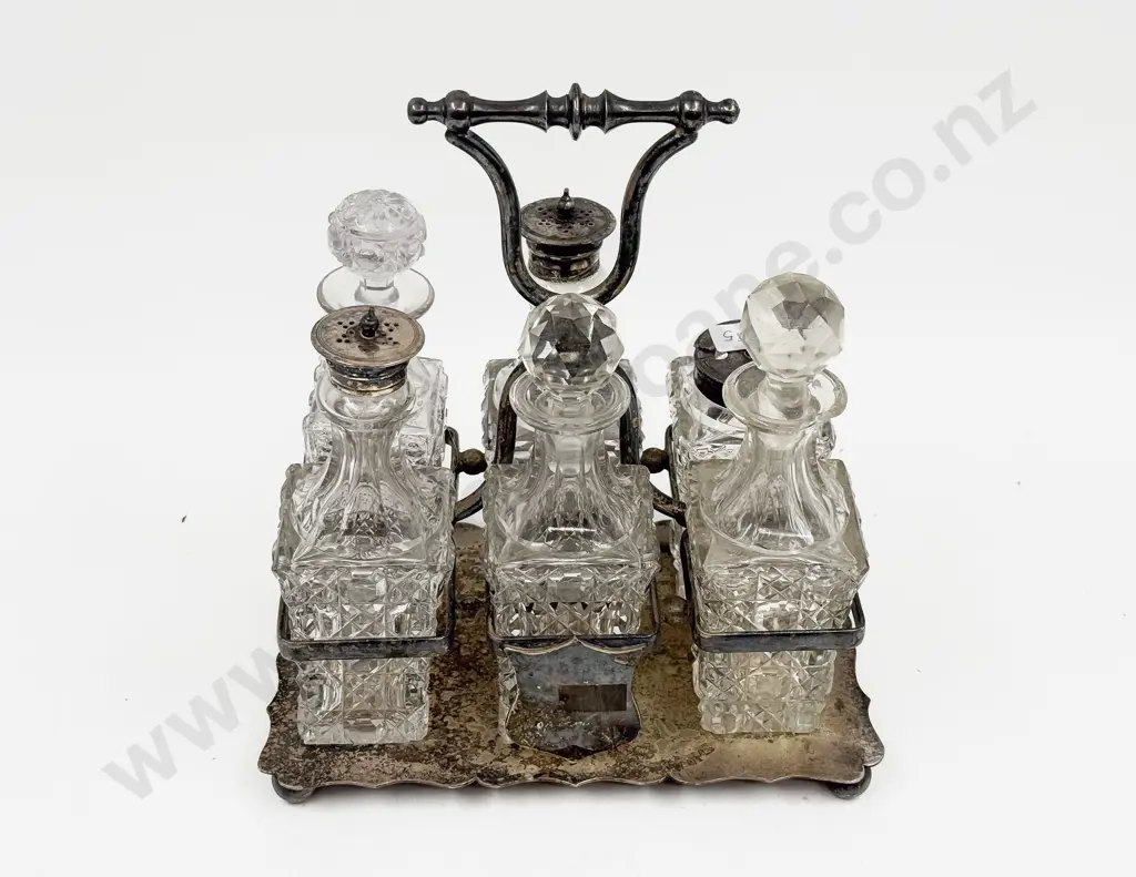 S/P & Glass Cruet Set (Faults) Image 1++