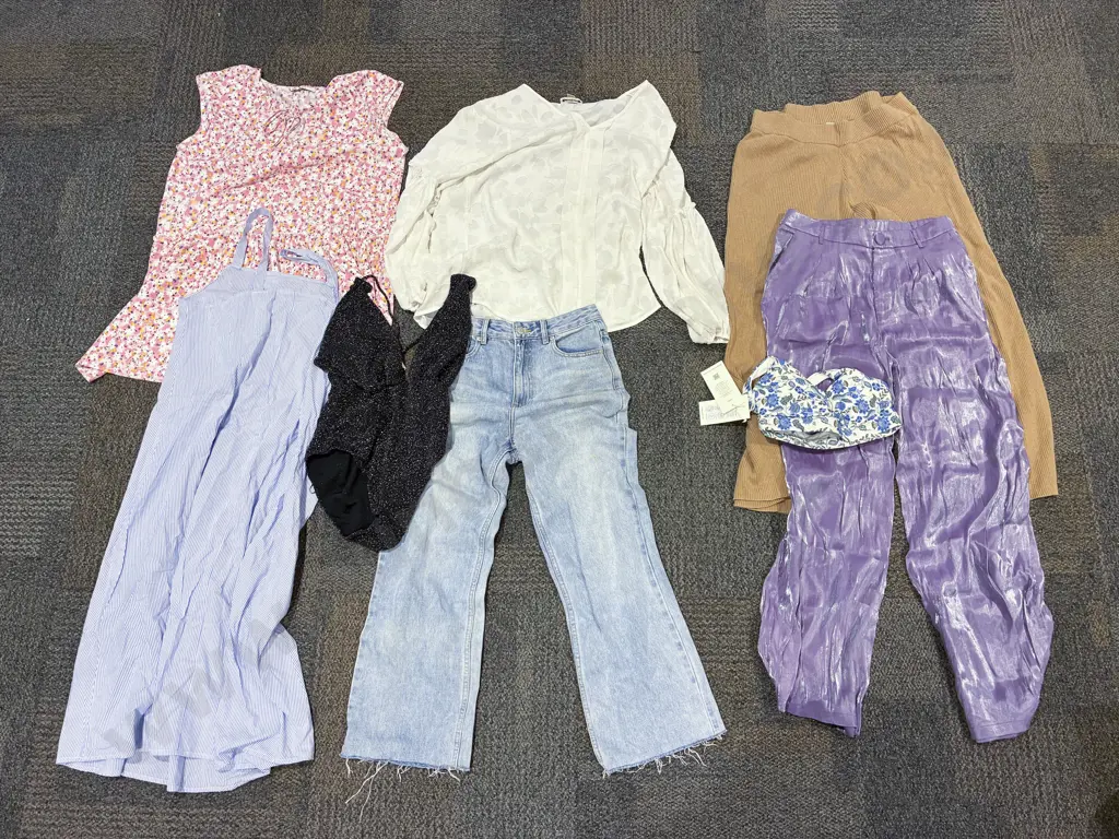 Box Qty of Assorted Clothing Image 1++