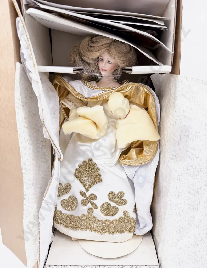 Boxed Franklin Mint New Bisque Doll Christmas Angel Doll 42cm Image 1++