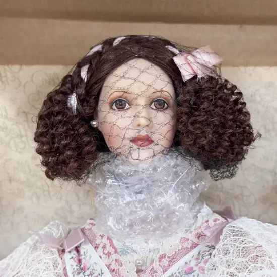 Boxed Franklin Mint New Bisque Doll Victorian Costume 42cm