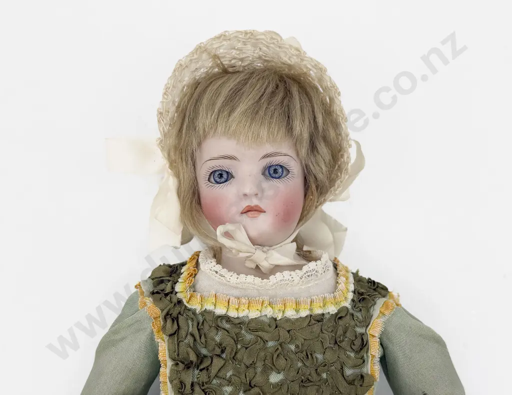 Antique Shoulder Plate Doll on Kid Leather Body 33cm Image 1++