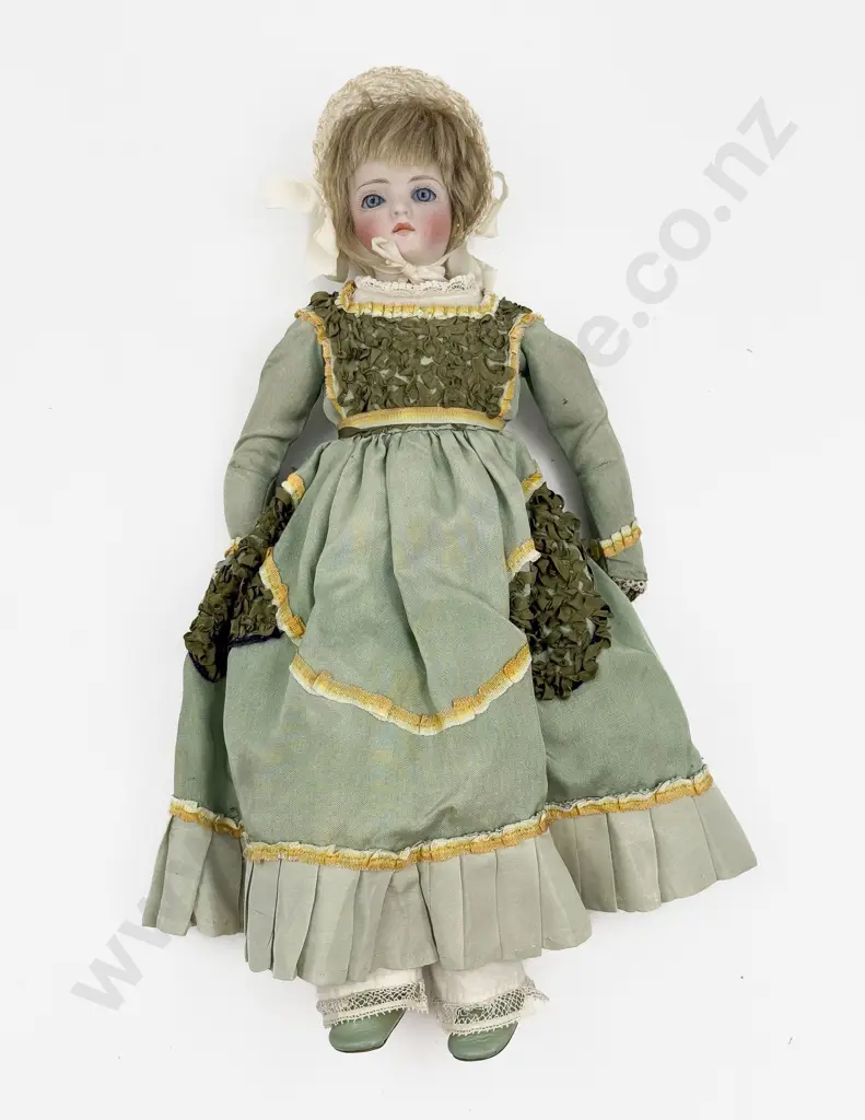Antique Shoulder Plate Doll on Kid Leather Body 33cm Image 1++