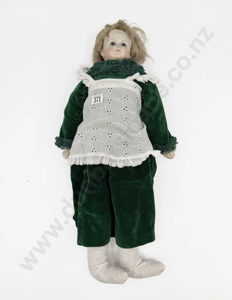 Antique Composition Shoulder Plate Doll on Rag Body 61cm Image 1++