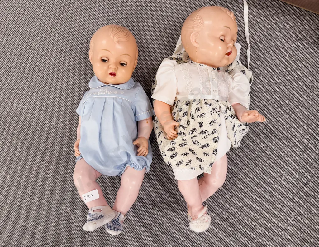 Two Large Kader Type Dolls 58cm Image 1++