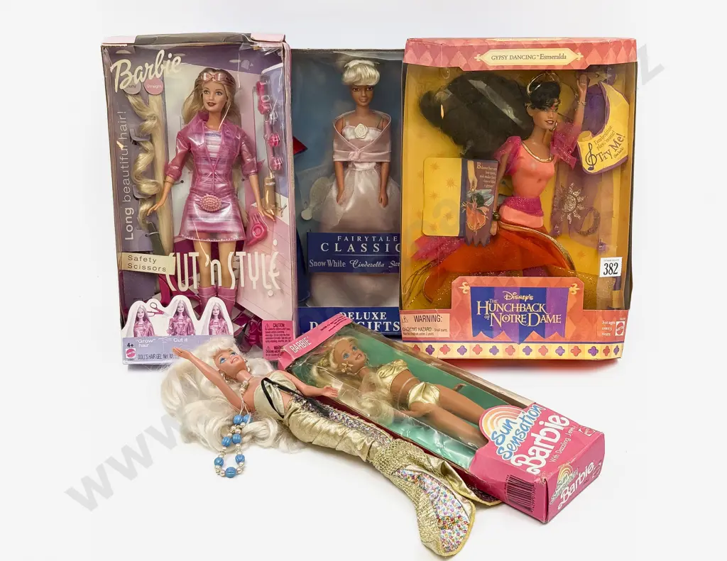 Boxed and Unboxed Barbie with Teen Doll Play Set Image 1++