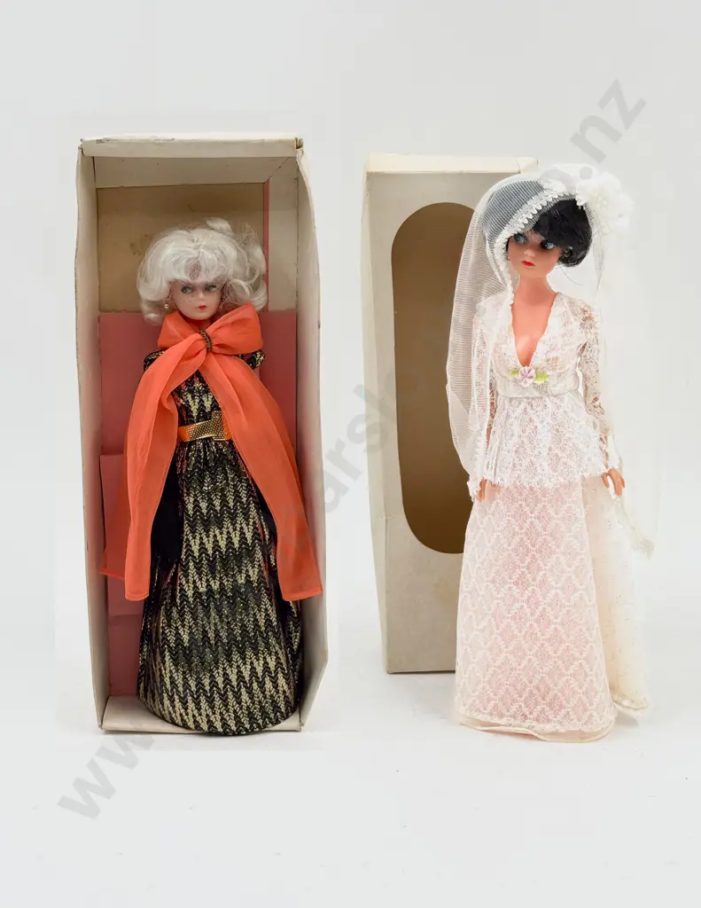 C1960's Debbie Doll original plain card box 28cm Image 1++