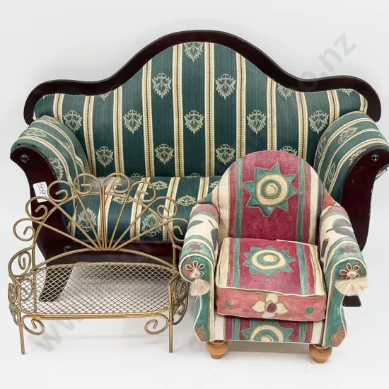 Dolls Sofa and Two Chairs