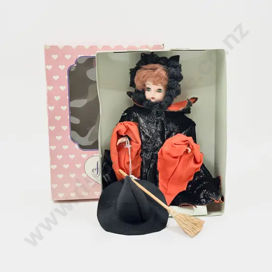Boxed Effanbee Holidays of the Year MV125 Halloween 22cm