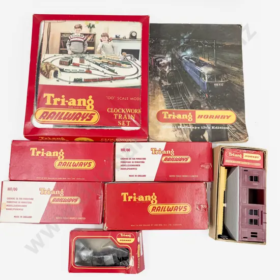 Vintage Boxed Tri-ang OO Clockwork Train Set with Station and Track