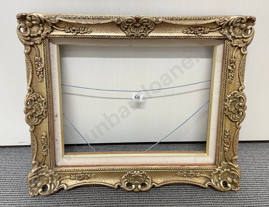 Empty Gilt Frame Image 1++