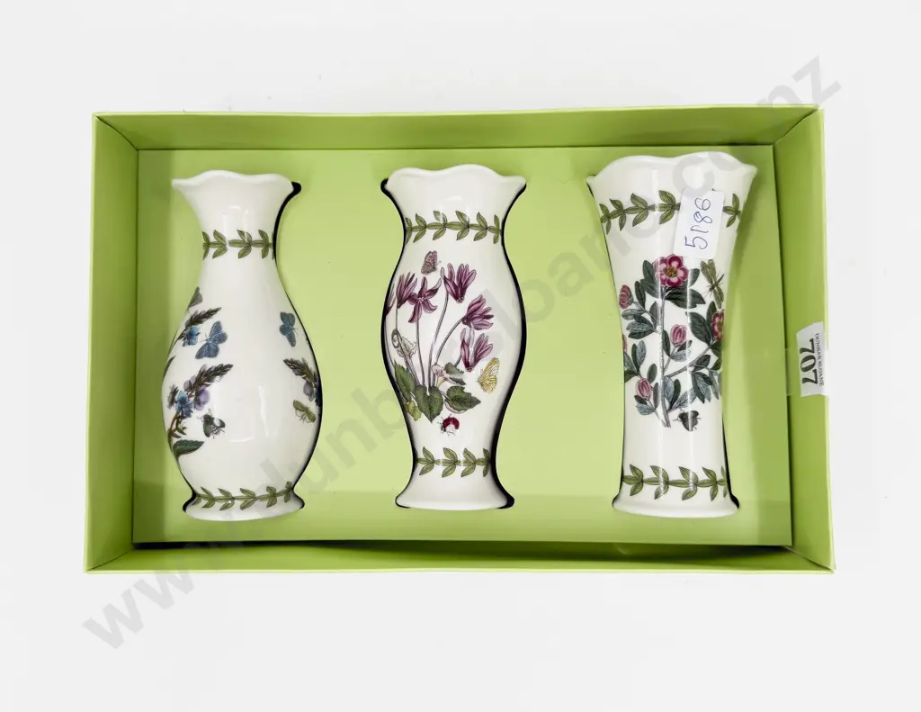 Portmerion Boxed Set of Three Vases Image 1++