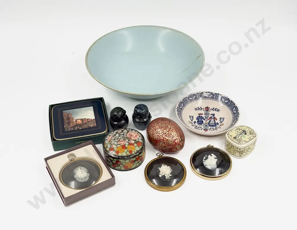 Qty of Assorted Lacquered Ornaments etc on Pottery Bowl Image 1++