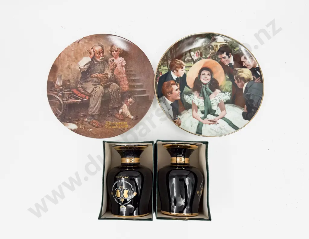 Two Boxed Comm. Plates together with Pair of Royal Comm. Cups Image 1++