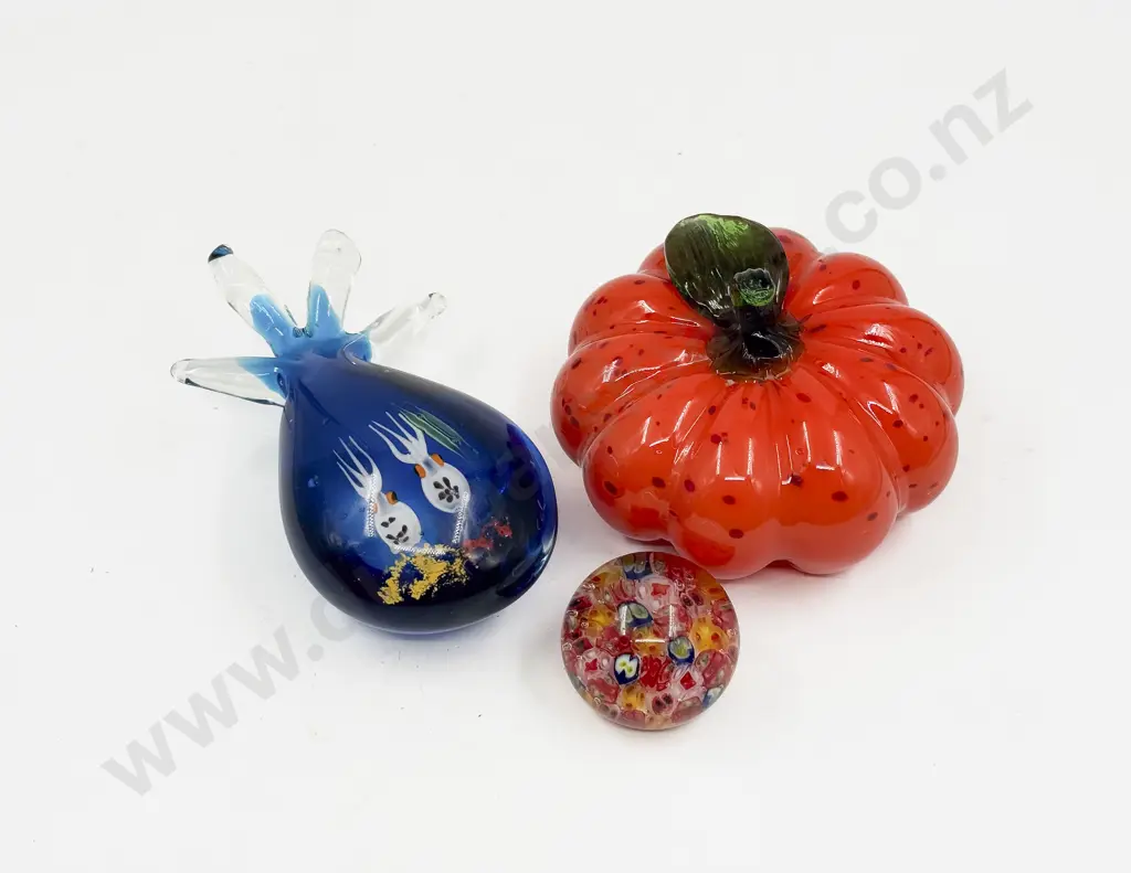 Three Pces of Assorted Art Glass Image 1++
