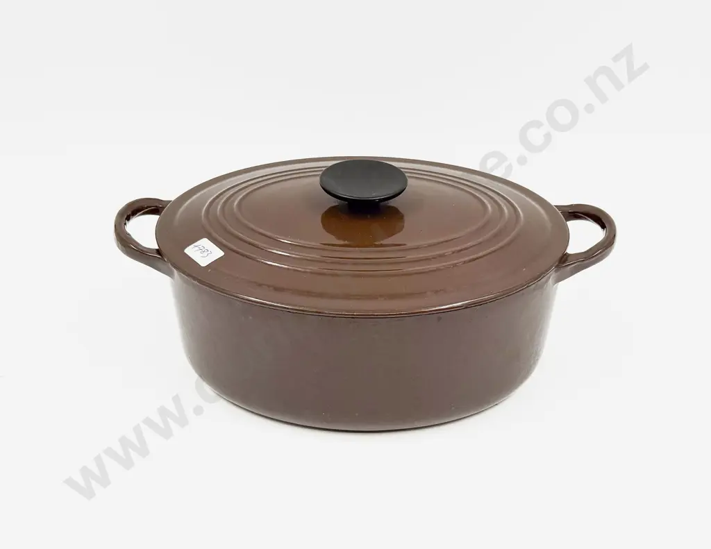 Le Crueset Lidded Cast Iron Casserole Dish Image 1++