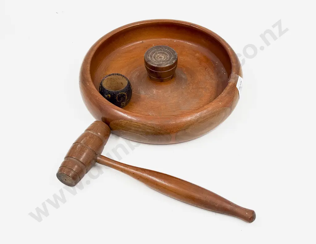 NZ Timber Nut Bowl & Hammer Image 1++