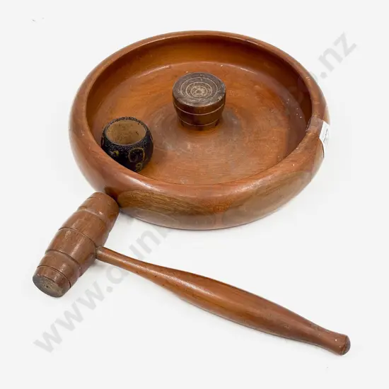NZ Timber Nut Bowl & Hammer