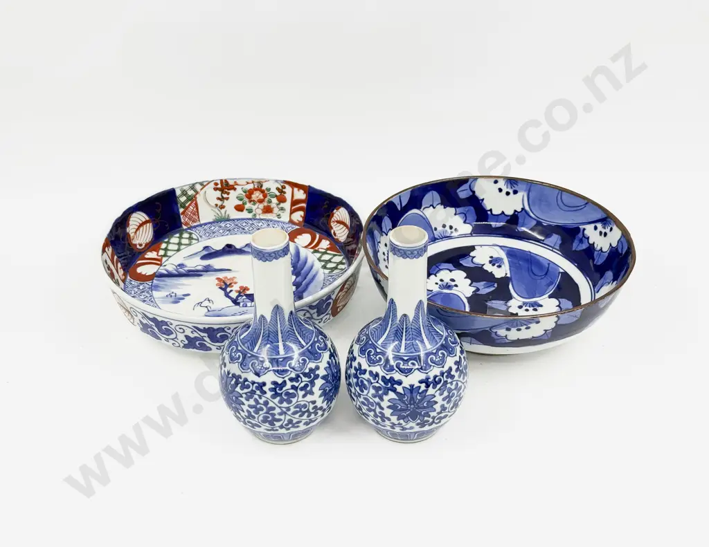 Two Blue & White Bowls and Pair of Blue & White Vases Image 1++