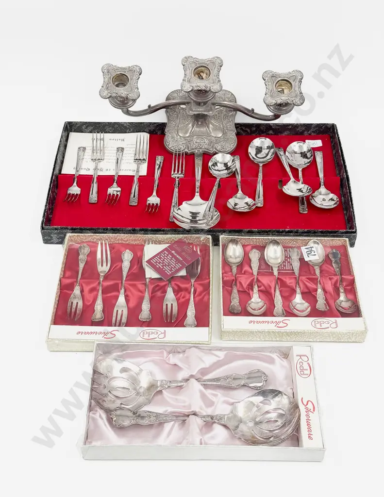 Qty of Assorted S/P & Cutlery Image 1++