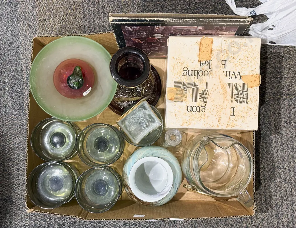 Qty of Assorted Glass Ware Image 1++