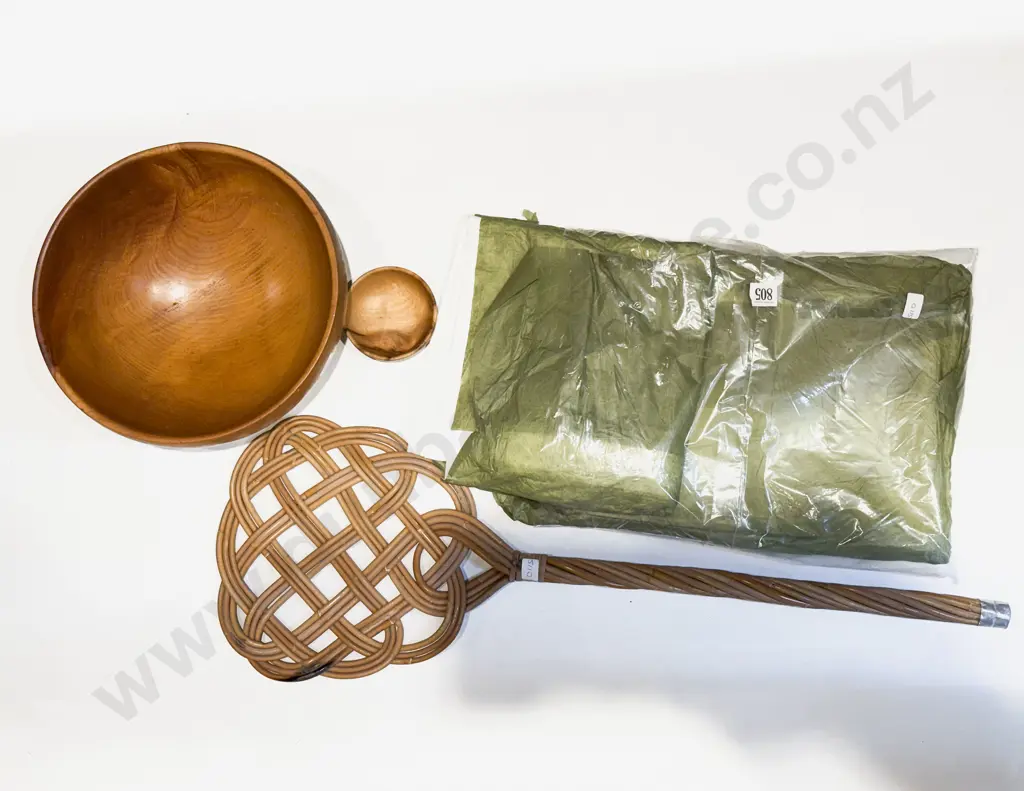 Vintage Carpet Beater together with Tablecloth & Two Wooden Bowls Image 1++