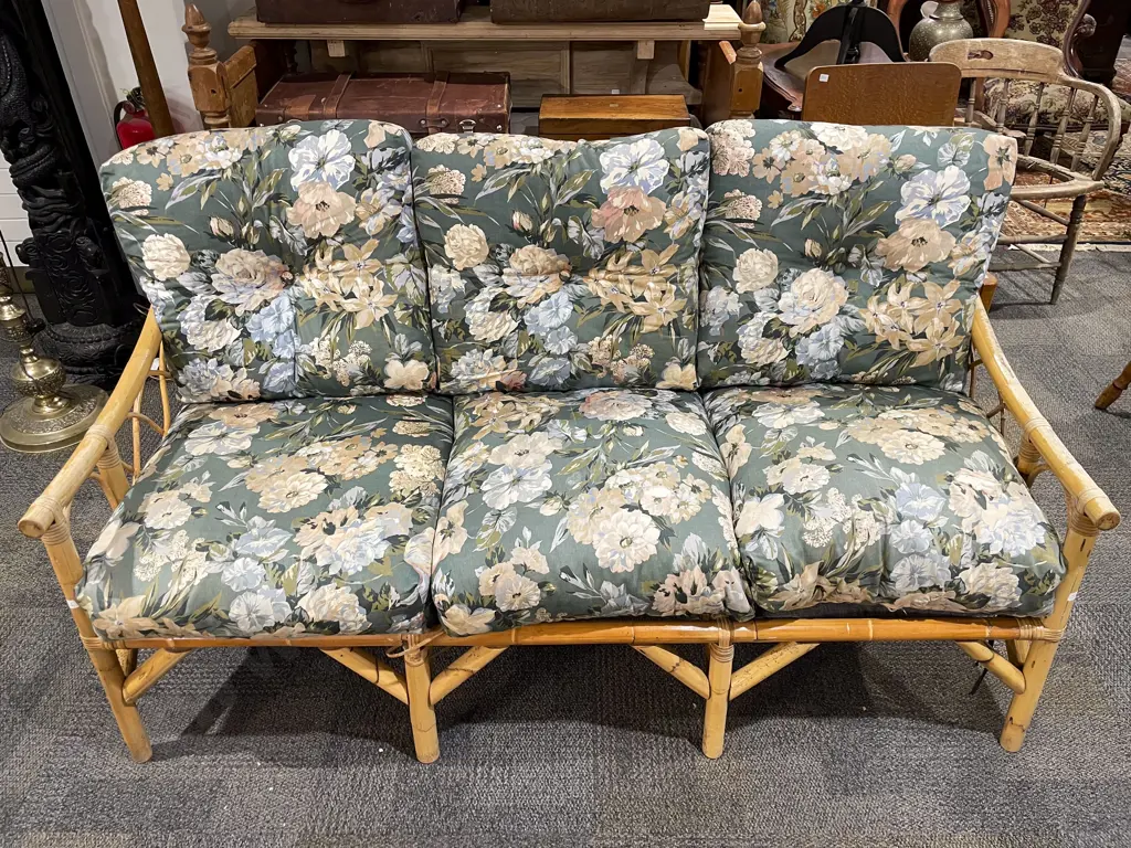 Cane Three Piece Conservatory Suite Image 1++