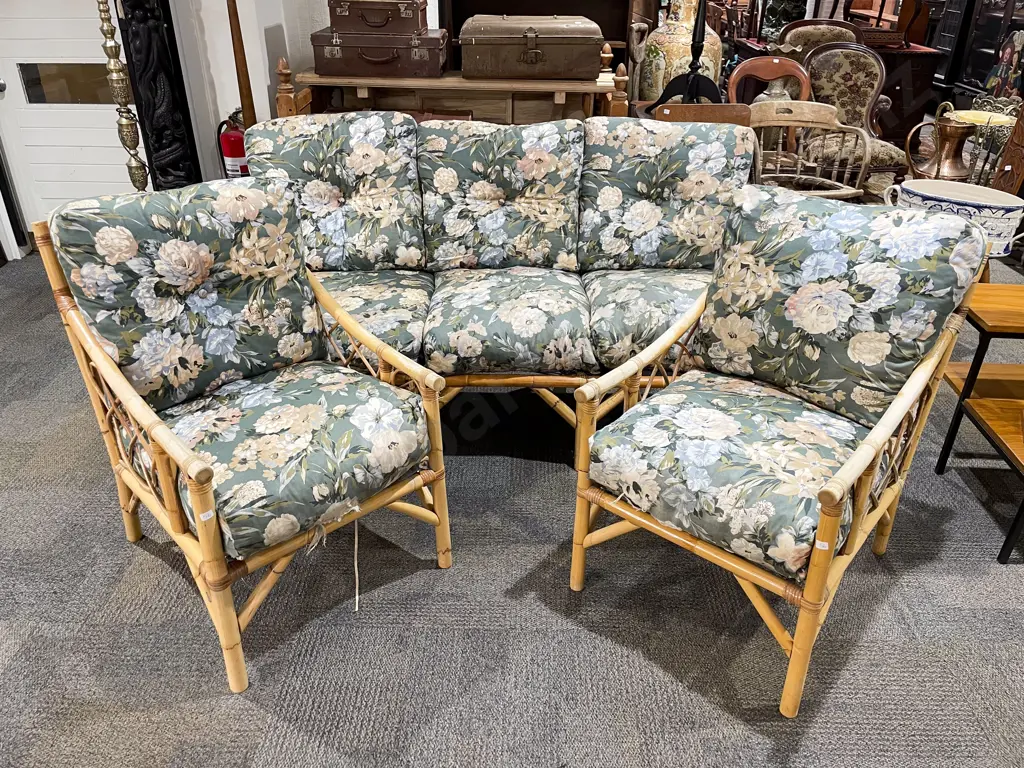 Cane Three Piece Conservatory Suite Image 1++