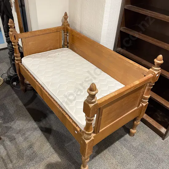 NZ Colonial Kauri Cot Converted to Day Bed