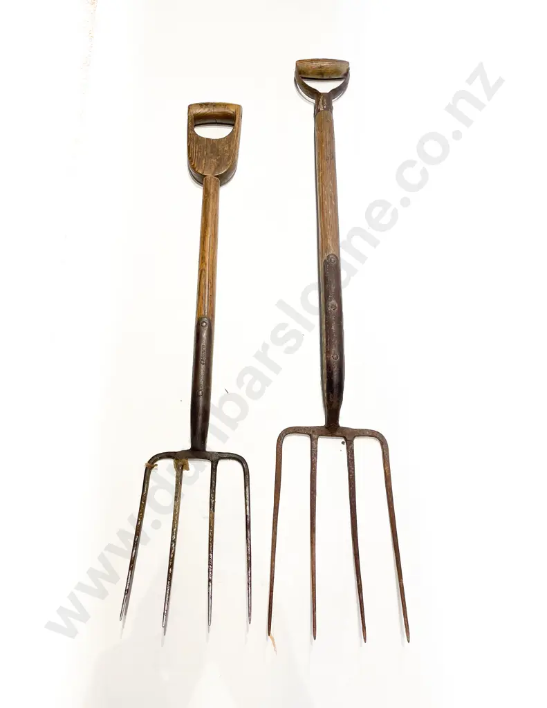 Two Essanco Elm Handled Vintage Garden Forks Image 1++