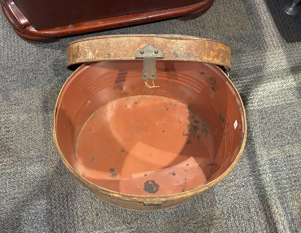Vintage Tin Hat Box Image 1++
