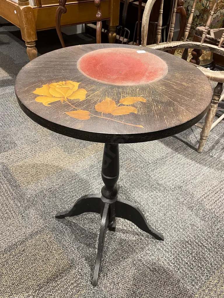 Inlaid Circular Side Table With Felt Insert Image 1++