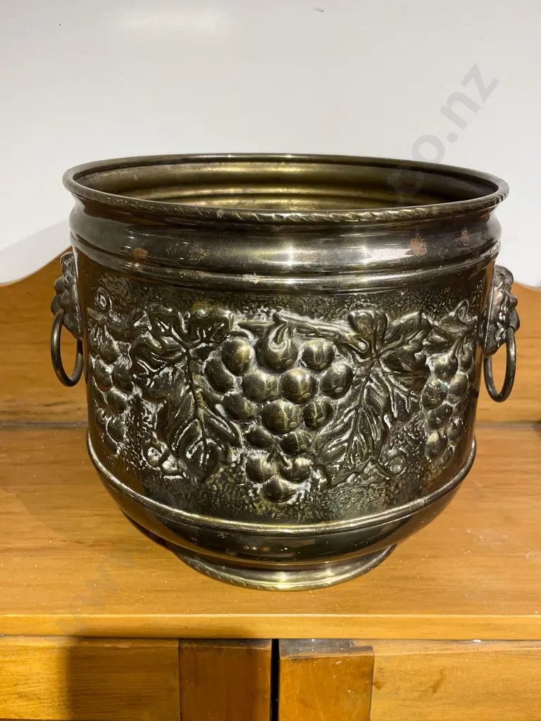 Small Brass Planter Image 1++